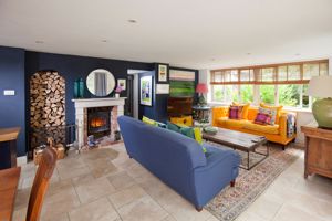Sitting Room - click for photo gallery